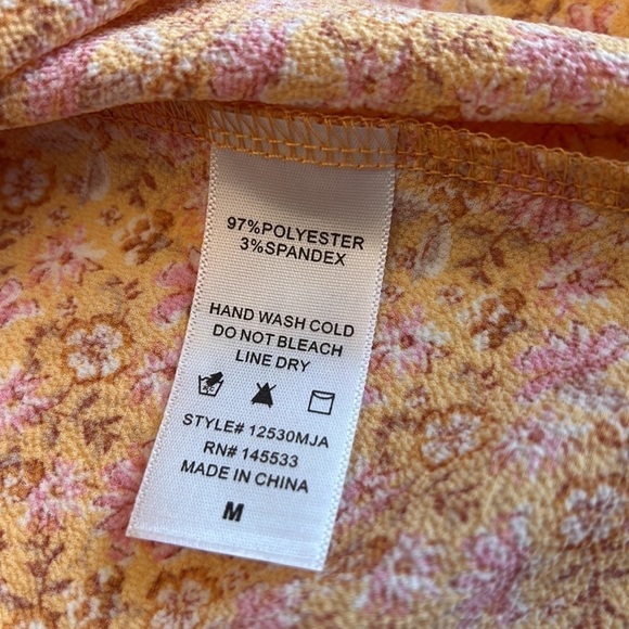 W5 Gold Floral Short Sleeve Babydoll Top with puff Sleeve Size M NWOT - Picture 6 of 9